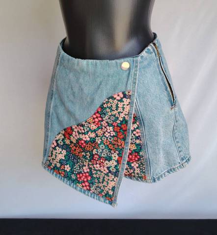 SHORT FLEUR MULTICOLRE